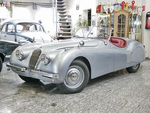 Jaguar XK 120 Roadster 051