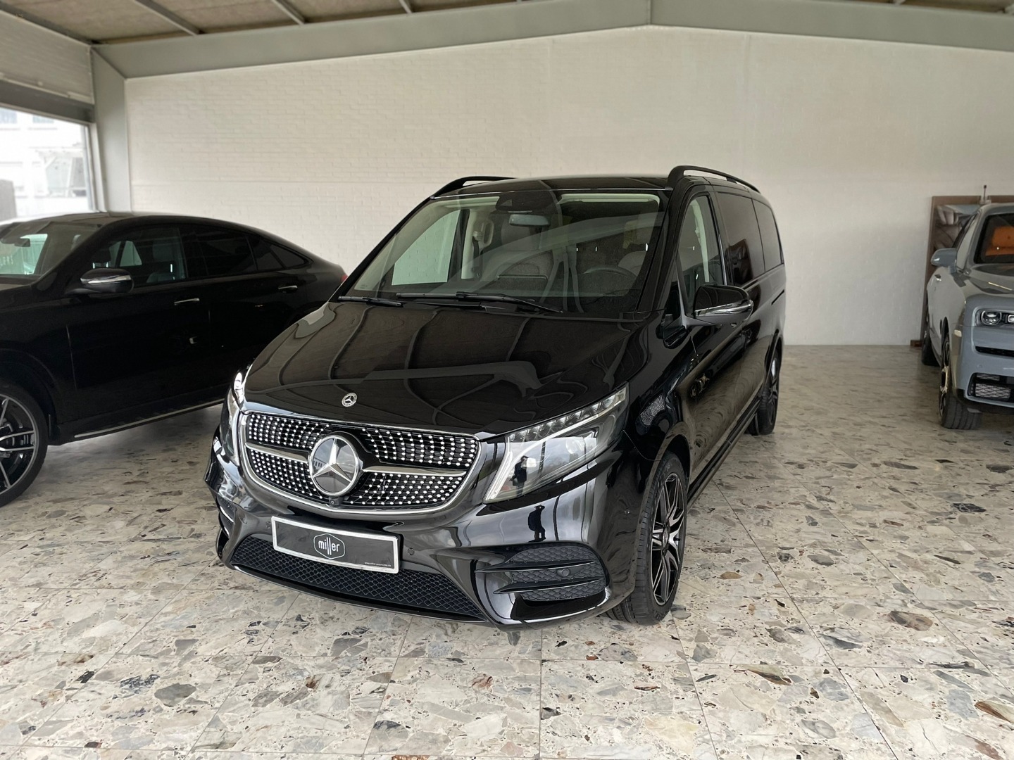 Herando - Mercedes-Benz V 300 d EXCLUSIVE 4M Lang AIRMATIC*Panorama*MY23