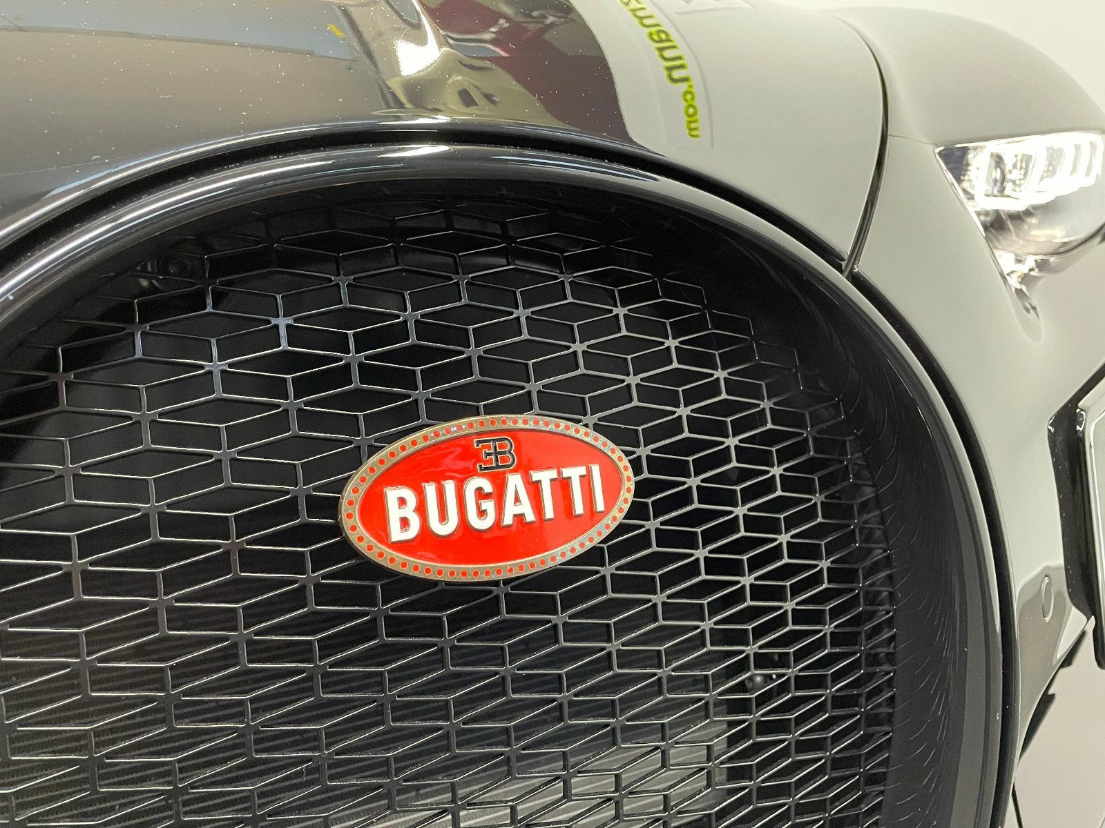Herando - Bugatti NEU/ANDY WARHOL/CARBON