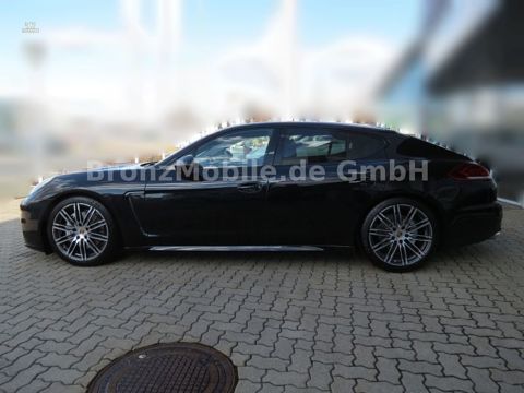 Porsche Panamera 4S Tiefschwarzmetallic Automatik