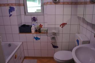 Bad mit Duschwanne