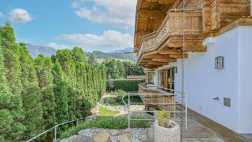 KITZIMMO-Exklusive Luxusvilla mit Freizeitwohnsitz auf der Bichlalm - Immobilien KitzbÃ¼hel.
