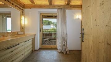 KITZIMMO-Exklusive Luxusvilla mit Freizeitwohnsitz auf der Bichlalm - Immobilien KitzbÃ¼hel.