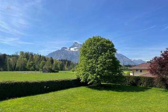 Traumhafter Weitblick in die Bergwelt