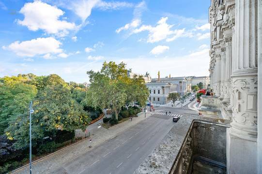 Blick vom Balkon Richtung Parlament