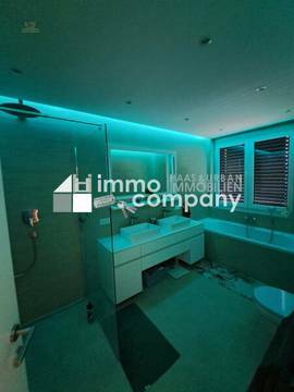 2. Bad mit Dusche und Badewanne