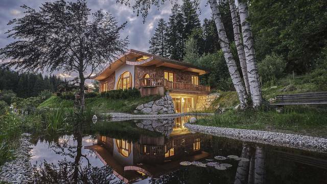 KITZIMMO-einzigartiges Anwesen mit Blick auf den Schwarzsee - Immobilien KitzbÃ¼hel.