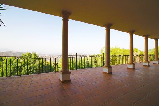 Luxus-Villa in Monda