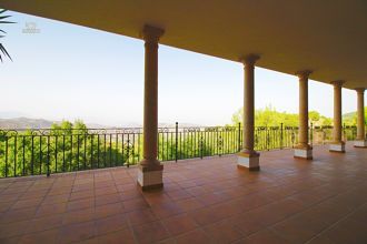Luxus-Villa in Monda