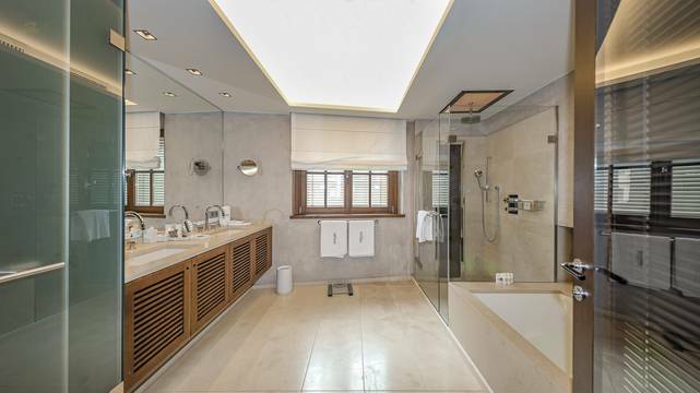 KITZIMMO-Luxus-Suite mit Zugang in ein 5-Sterne-Hotel - Immobilien KitzbÃ¼hel.