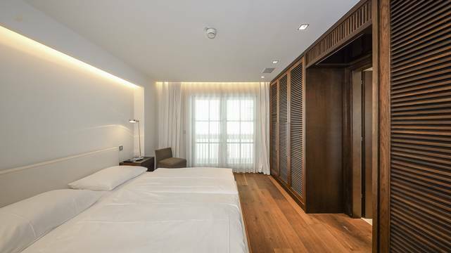 KITZIMMO-Luxus-Suite mit Zugang in ein 5-Sterne-Hotel - Immobilien KitzbÃ¼hel.