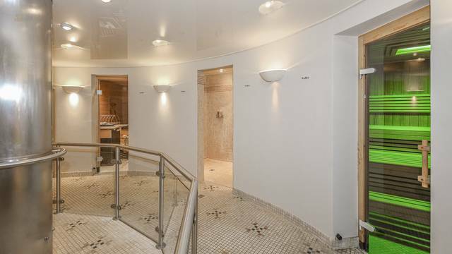 KITZIMMO-Luxus-Suite mit Zugang in ein 5-Sterne-Hotel - Immobilien KitzbÃ¼hel.