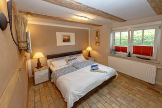 Schlafzimmer exemplarisch