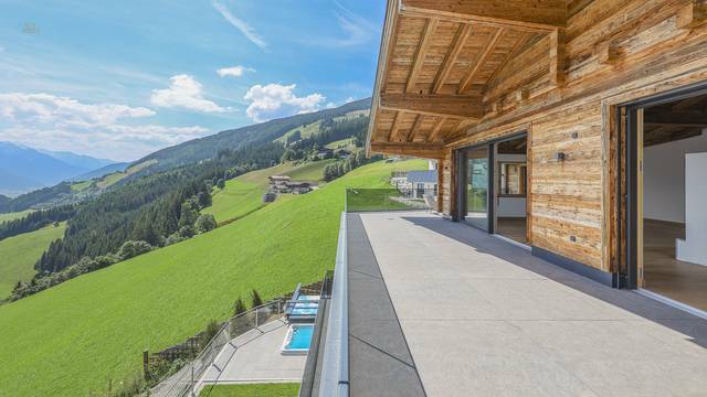 KITZIMMO-Luxusvilla mit Freizeitwohnsitz kaufen - Immobilien KitzbÃ¼hel.