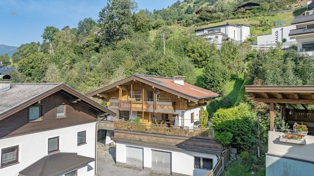 KITZIMMO-Ferienhaus in sonniger Ruhelage kaufen - Immobilien Zell am See.