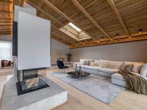 Haus_Seerose_Seestrasse_36_Kirchberg_Haus_Mitte_Wohnkueche_Couch