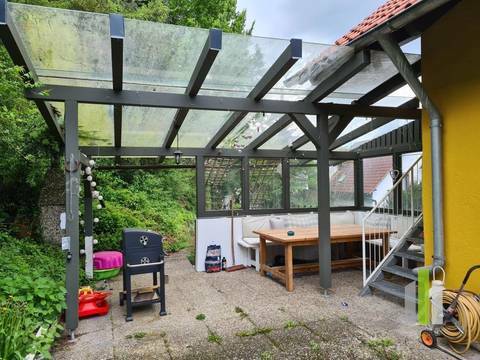 Ã¼berdachte TerassenflÃ¤che