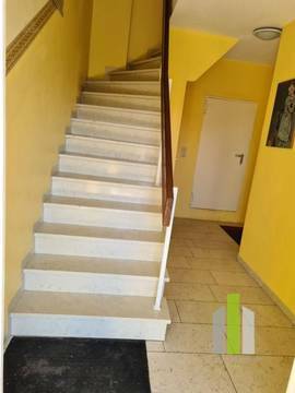 Treppenhaus Eingangsbereich links