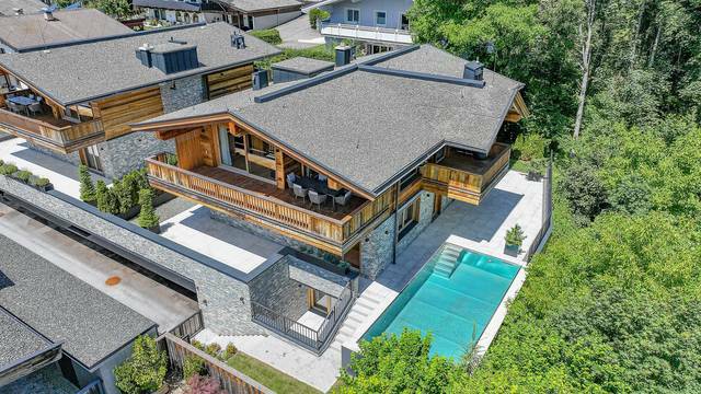 KITZIMMO-Luxus-Neubauvilla mit Pool in Toplage kaufen - Immobilien Ellmau.