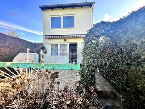 Blick auf Haus und Terrasse Einfamilienhaus auf Baurechtsgrund Wien