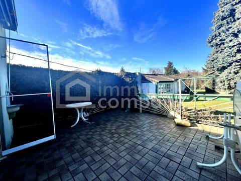 Terrasse mit Blick auf NebengebÃ¤ude Einfamilienhaus auf Baurechtsgrund Wien