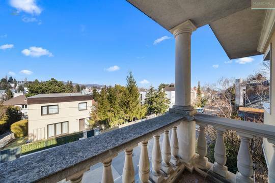 Ãberdachter N/O Balkon