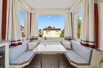 FrÃ¼hstÃ¼cksplatz im Erker der KÃ¼che mit schÃ¶nem Ausblick