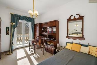 2. Schlafzimmer mit Ausgang auf die S/W Terrasse