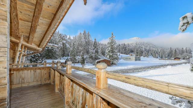 KITZIMMO-Zwei Luxuschalets mit Panoramablick in Top-Ruhelage kaufen - Immobilien Steinberg Tirol.