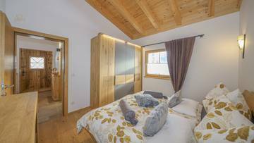 KITZIMMO-Zwei Luxuschalets mit Panoramablick in Top-Ruhelage kaufen - Immobilien Steinberg Tirol.