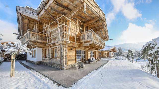 KITZIMMO-Zwei Luxuschalets mit Panoramablick in Top-Ruhelage kaufen - Immobilien Steinberg Tirol.