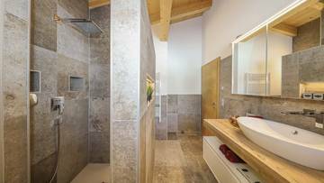 KITZIMMO-Zwei Luxuschalets mit Panoramablick in Top-Ruhelage kaufen - Immobilien Steinberg Tirol.