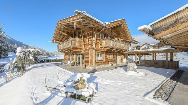 KITZIMMO-Zwei Luxuschalets mit Panoramablick in Top-Ruhelage kaufen - Immobilien Steinberg Tirol.