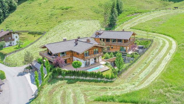 KITZIMMO-Luxuswohnung mit Pool in Toplage kaufen - Immobilie Jochberg.