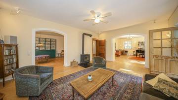 KITZIMMO-Historische Villa in idyllischer Lage kaufen - Immobilien Pinswang Tirol.