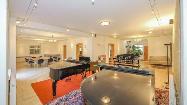 KITZIMMO-Historische Villa in idyllischer Lage kaufen - Immobilien Pinswang Tirol.