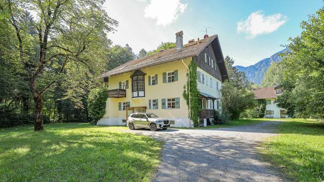 KITZIMMO-Historische Villa in idyllischer Lage kaufen - Immobilien Pinswang Tirol.