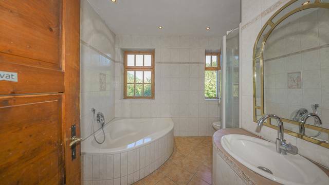 KITZIMMO-Historische Villa in idyllischer Lage kaufen - Immobilien Pinswang Tirol.