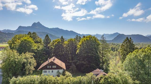 KITZIMMO-Historische Villa in idyllischer Lage kaufen - Immobilien Pinswang Tirol.