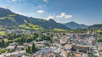 KITZIMMO-LuxuriÃ¶se Stadtvilla im Herzen von KitzbÃ¼hel kaufen - Immobilien KITZIMMO.