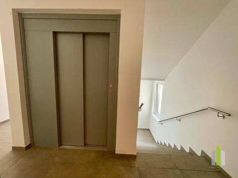 Mit dem Lift zur Wohnung