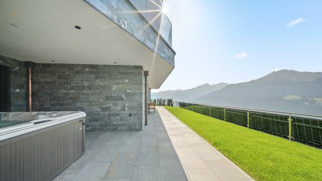 KITZIMMO-Luxusvilla mit Freizeitwohnsitz kaufen - Immobilien KitzbÃ¼hel.