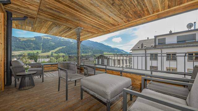 KITZIMMO-Luxuswohnung mit Bergblick in Toplage kaufen - Immobilien Oberndorf.
