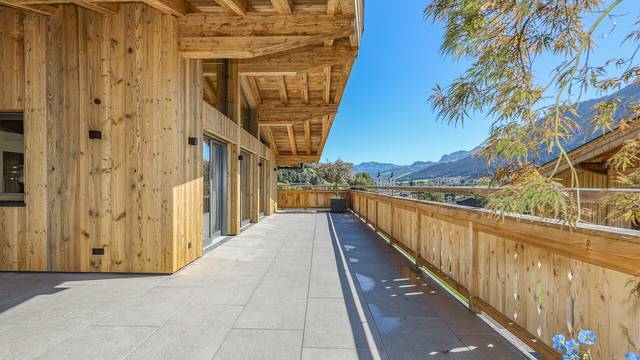 KITZIMMO-Luxuspenthouse sonniger Toplage mit Panorama-Ausblick - Immobilien Brixen.