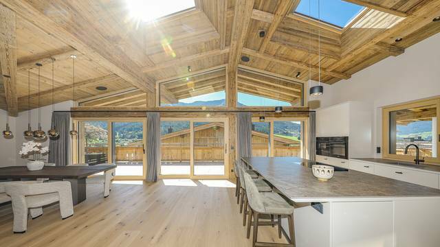 KITZIMMO-Luxuspenthouse sonniger Toplage mit Panorama-Ausblick - Immobilien Brixen.