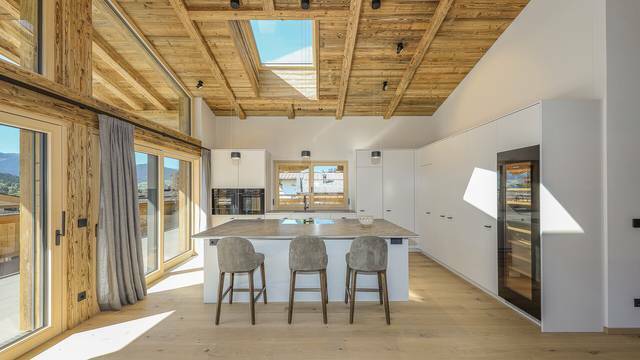 KITZIMMO-Luxuspenthouse sonniger Toplage mit Panorama-Ausblick - Immobilien Brixen.