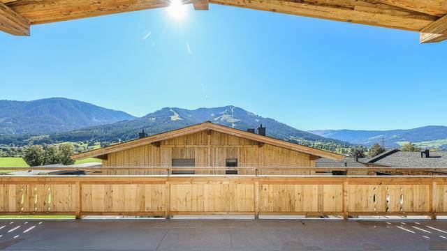 KITZIMMO-Luxuspenthouse sonniger Toplage mit Panorama-Ausblick - Immobilien Brixen.
