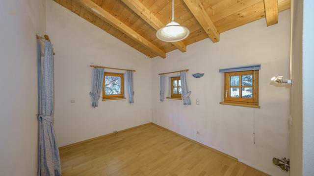 KITZIMMO-Historischen Anwesen mit 3.800 mÂ² Grund in Ruhelage - Immobilien Jochberg.