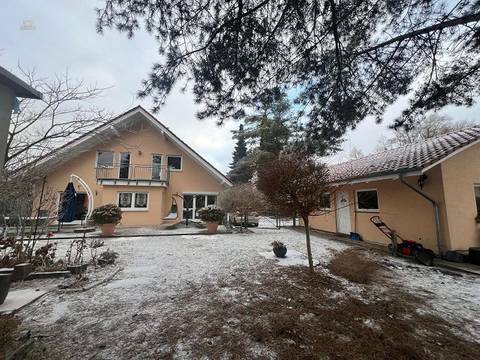 AuÃenansicht Haus+Garage