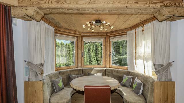 KITZIMMO-Exklusive Luxusvilla mit Freizeitwohnsitz auf der Bichlalm - Immobilien KitzbÃ¼hel.